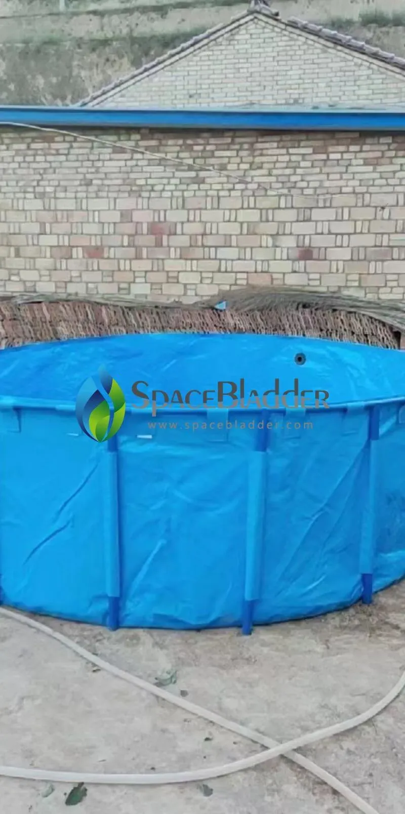 2.8M * 1.2m Plastic Tube Aquaponics Tank - customer case image 1